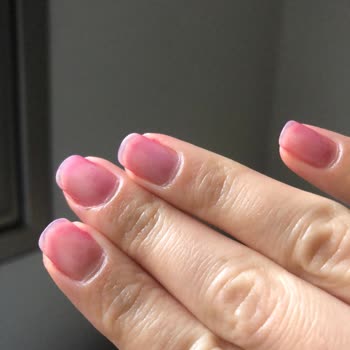 Kalıcı Oje Çıkarma İşleminde Tırnak Hasarı