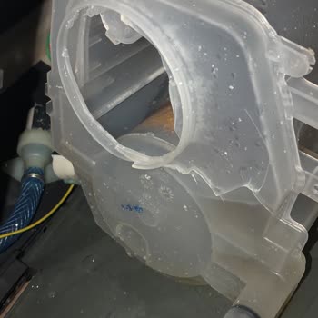 Yeni Alınan Bulaşık Makinesi Su Kaçırıyor