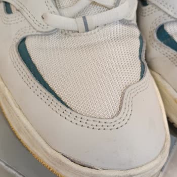 New Balance Ayakkabıda Beklenmedik Açılma Problemi