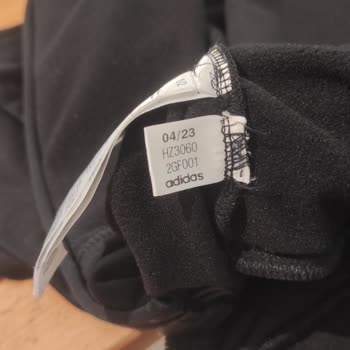 Adidas Hoodie'nin Kalitesizliği Ve Mağaza İlgisizliği