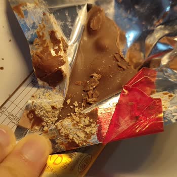 Açık Paket Ve Plastik Parça İle Hayal Kırıklığı