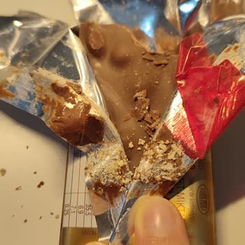 Açık Paket Ve Plastik Parça İle Hayal Kırıklığı