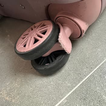 Kusurlu Valiz Ve Yetersiz Müşteri Hizmeti