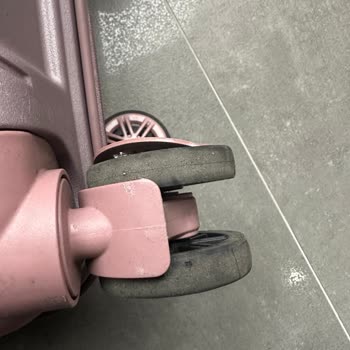 Kusurlu Valiz Ve Yetersiz Müşteri Hizmeti