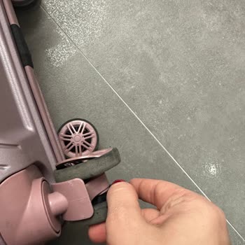 Kusurlu Valiz Ve Yetersiz Müşteri Hizmeti