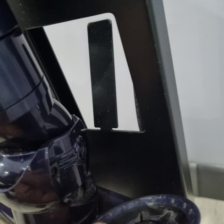 Dyson'dan Beklenen Hizmet: Süpürge Parçası Krizi