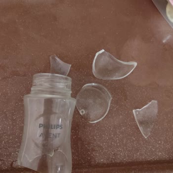 Kendiliğinden Parçalanan Philips Cam Biberon