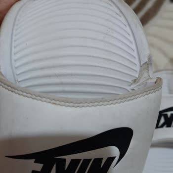 Nike Terliklerim 2 Ayda Yırtıldı: Para İadesi Talebi