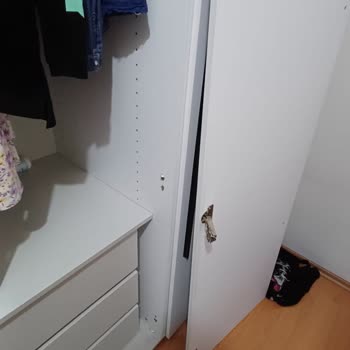 Adore Mağazasından Aldığımız Dolaplarda Güvenlik Sorunu