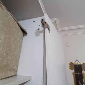 Adore Mağazasından Aldığımız Dolaplarda Güvenlik Sorunu