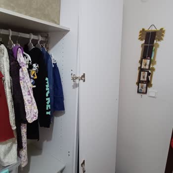 Adore Mağazasından Aldığımız Dolaplarda Güvenlik Sorunu