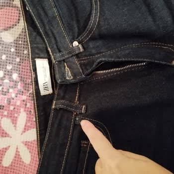 Pantolonun Metal Aksamı İlk Gün Düştü