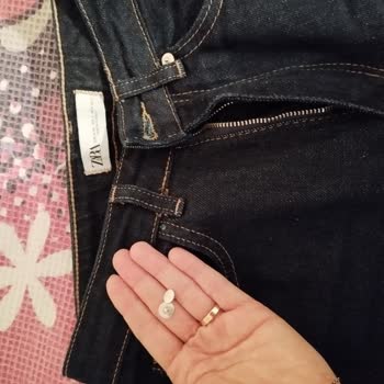 Pantolonun Metal Aksamı İlk Gün Düştü