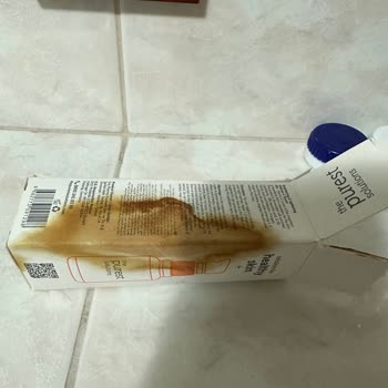 The Purest Solutions C Vitamini Serumu Akmış Ve Renk Değiştirmiş