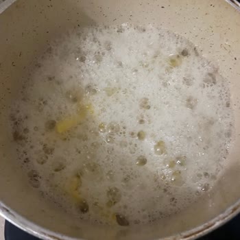 Köpüren Ve Yağ Çeken Ayçiçek Yağı Sorunu