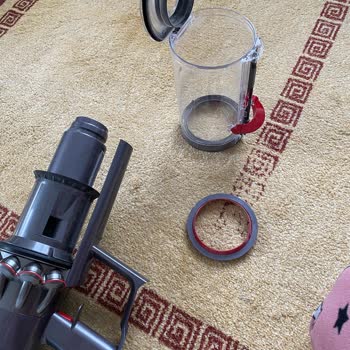 Dyson'da İlk Kullanımda Çöp Haznesi Sorunu