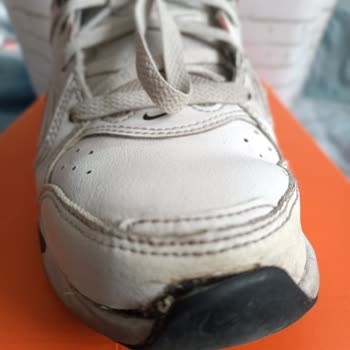 Nike Ayakkabıda Erken Açılma Sorunu