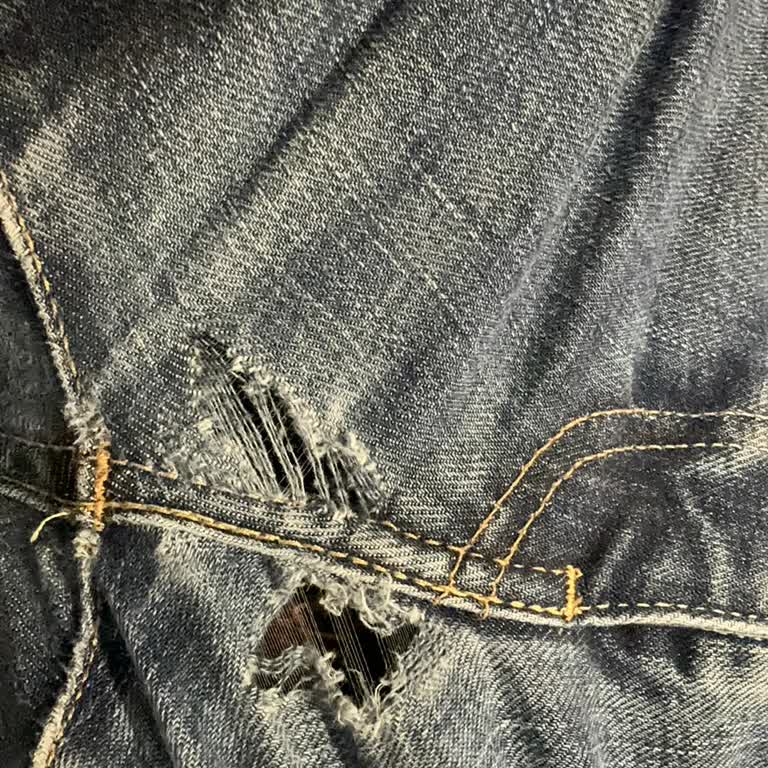 Мои джинсы Levi's порвались через 25 месяцев