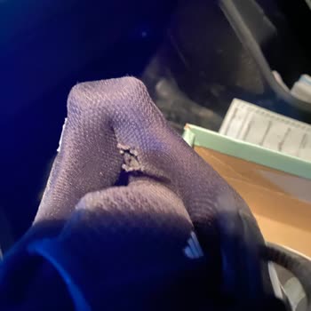 Adidas Ayakkabıda 20 Gün İçinde Yırtılma Sorunu