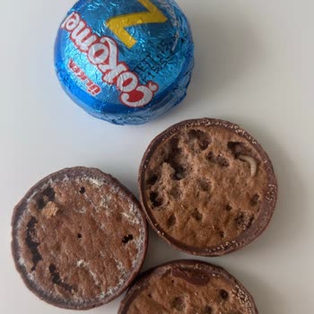 Ülker Çokomel Ürününde Şok Edici Kurt Problemi