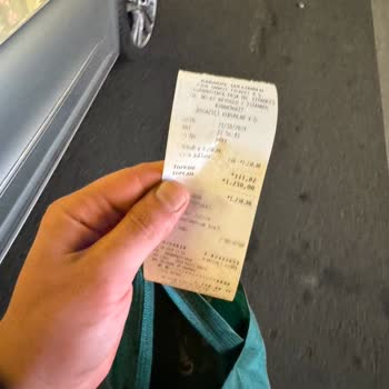 Karaköy Güllüoğlu'nda Hizmet Ve Kalite Sorunu