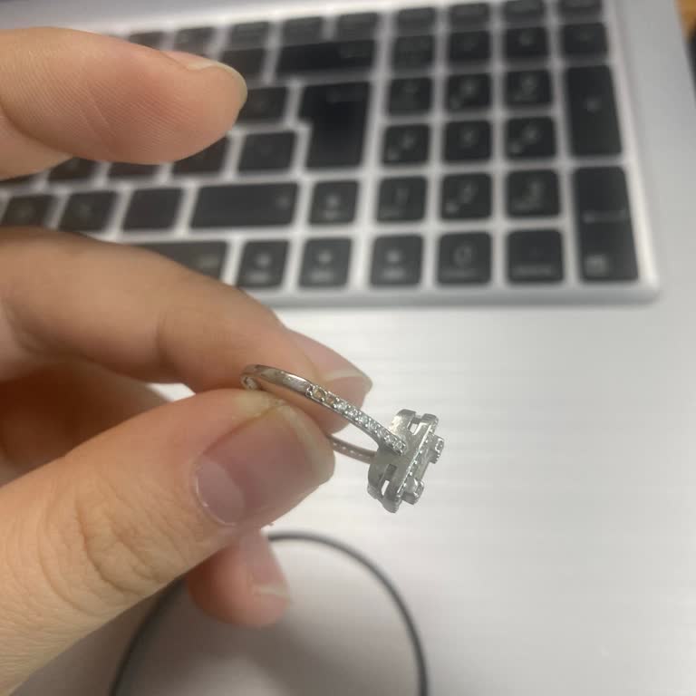 Yüzüğün Taşı Sürekli Düşüyor, Tamir Süreci Sorunlu