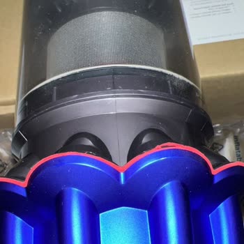 Yanlış Renk Ve Yırtık Parçalı Dyson Mağduriyeti