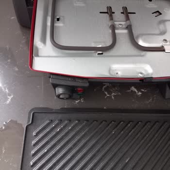 Tefal Tost Makinesi: Kalitesiz Plaka Yüzeyleri Ve Tasarım Hatası