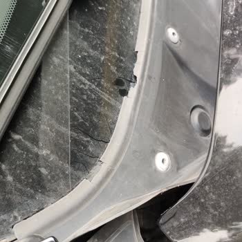 BMW F30 Araçta Beklenmedik Malzeme Sorunları