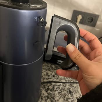 Çeyiz Setinde Hayal Kırıklığı: Tutma Yeri Koptu!
