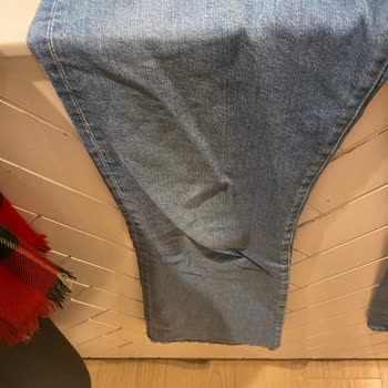 Mavi Jeans Kot Pantolonda Hızlı Deformasyon Ve Renk Solması