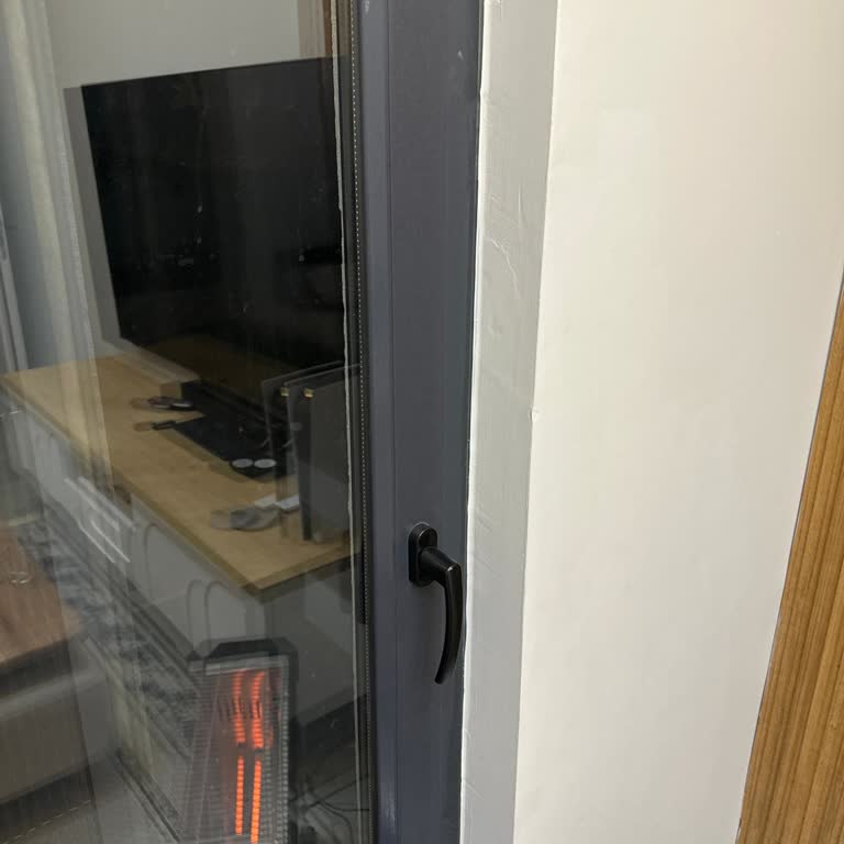 Adopen Kapılarda Ses Ve Rüzgar Sorunu!