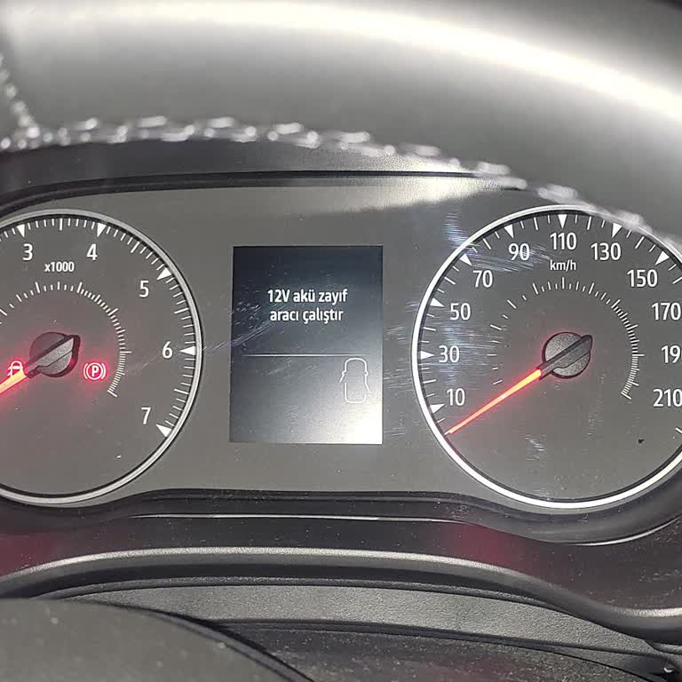 Моя новая машина постоянно показывает предупреждение 12 вольт