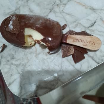 Bozulmuş Magnum Mini Bademli Dondurma Deneyimi