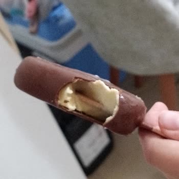 Bozulmuş Magnum Mini Bademli Dondurma Deneyimi