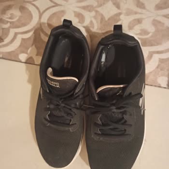 Yüksek Fiyatlı Sneaker'larda Hızlı Yırtılma Sorunu