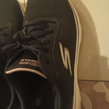 Yüksek Fiyatlı Sneaker'larda Hızlı Yırtılma Sorunu