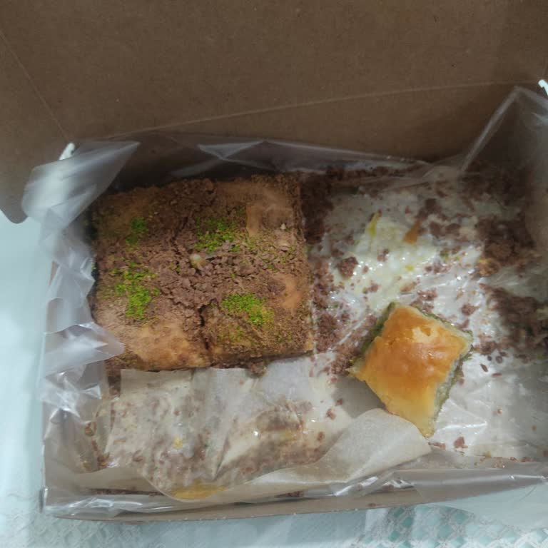 Yoğun Koku Nedeniyle Hayal Kırıklığı Yaratan Baklava Deneyimi