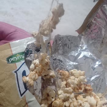 Peyman Popcorn'da Şok Edici Durum: Örümcek Ağı Gibi Topaklanma