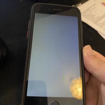 Sürekli Arızalanan İphone 8: Yeter Artık!