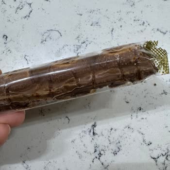 Çikolata Paketinde Anormal Durum: Güvenlik Endişesi