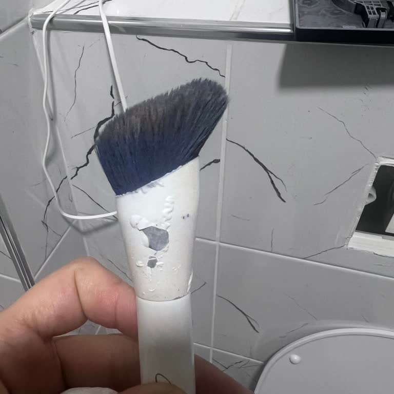 Soho N.Y.C. Ahşap Fondöten Fırçam 2 Ayda Soyuldu!