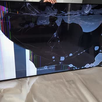 Kırık Televizyon Ve Geciken Değişim Süreci