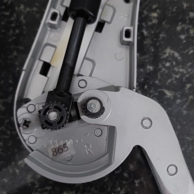 Samet A. Ş Pistonlu Kalkar Kapak Yukarı Kaldırıldığında Durmuyor