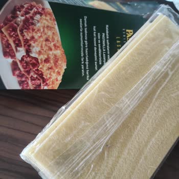 Fırsat Ürünü Lasagna'dan Böcek Çıktı