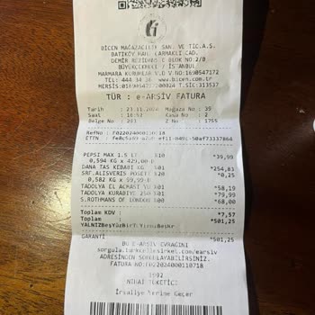 Kurabiye Kutusunda Böcek Şoku