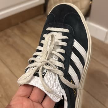 Adidas Ayakkabıda Renk Solması Sorunu
