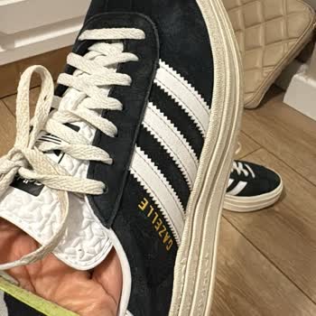 Adidas Ayakkabıda Renk Solması Sorunu