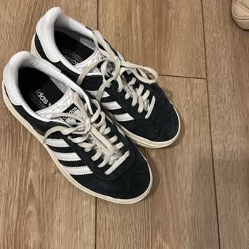 Adidas Ayakkabıda Renk Solması Sorunu