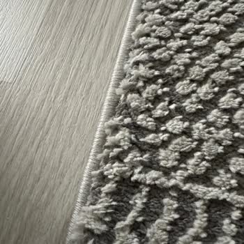 Kusurlu Halı Ve İlgisiz Mağaza